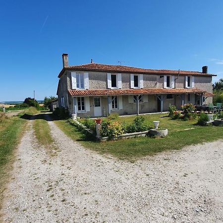 Grande Maison Avec Jardin, Animaux,Au Calme Yviers Ngoại thất bức ảnh